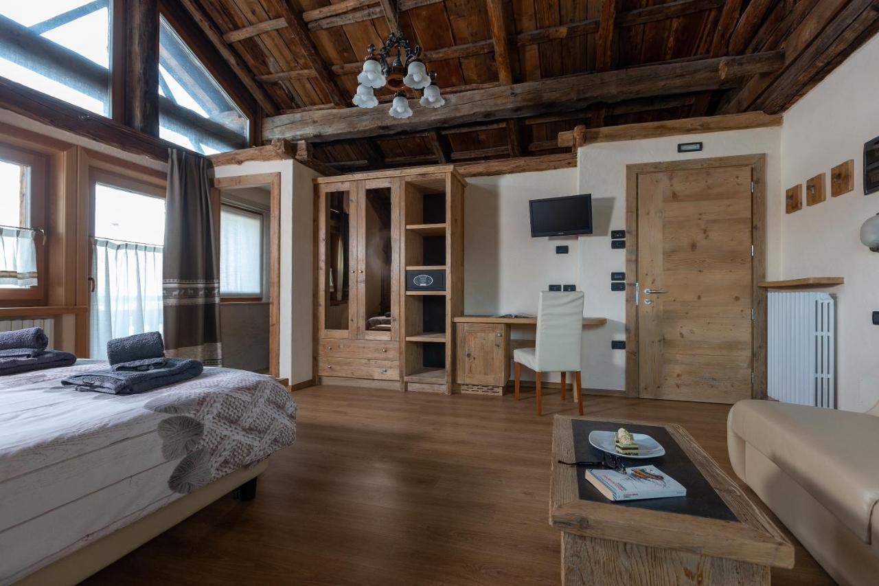 La Grolla Rooms&Apartments Livigno Esterno foto