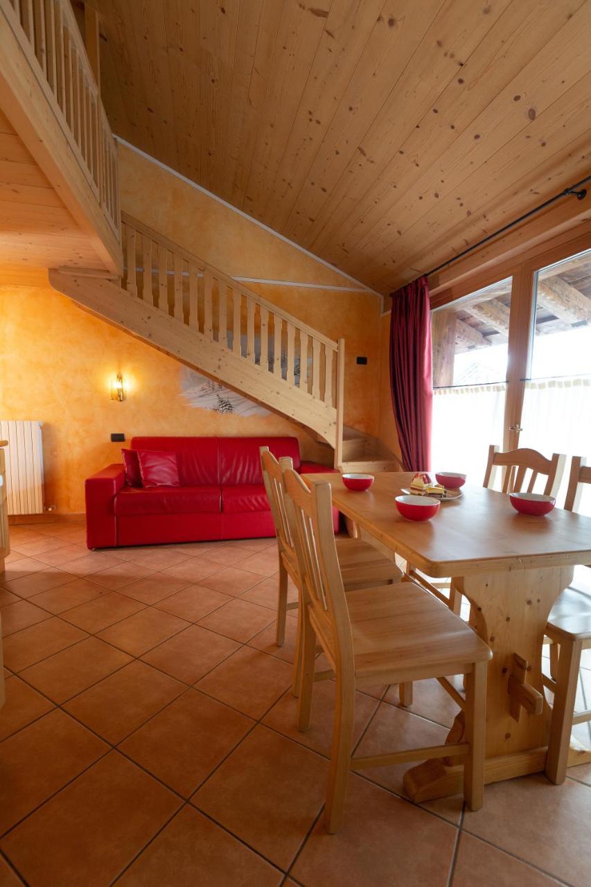 La Grolla Rooms&Apartments Livigno Esterno foto