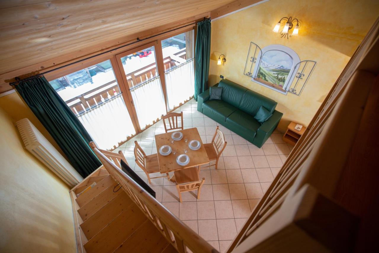 La Grolla Rooms&Apartments Livigno Esterno foto