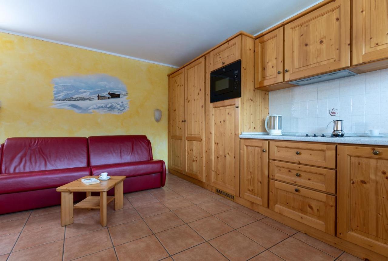 La Grolla Rooms&Apartments Livigno Esterno foto