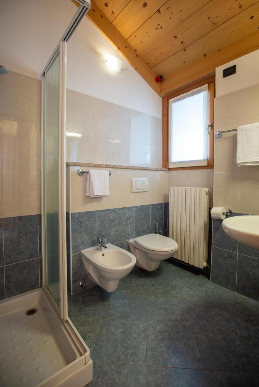 La Grolla Rooms&Apartments Livigno Esterno foto