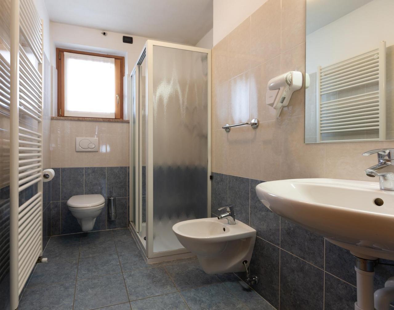 La Grolla Rooms&Apartments Livigno Esterno foto