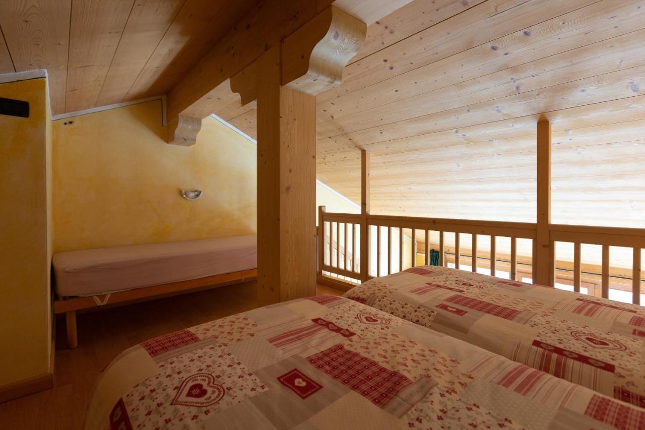 La Grolla Rooms&Apartments Livigno Esterno foto