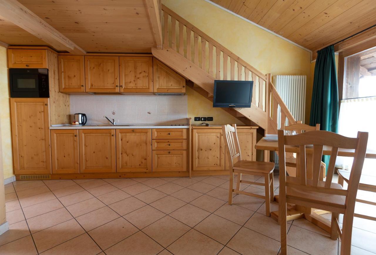 La Grolla Rooms&Apartments Livigno Esterno foto