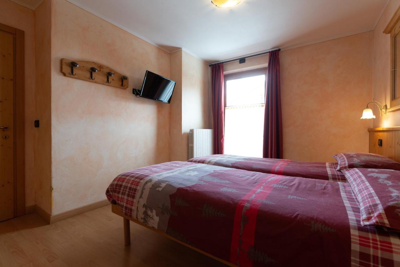 La Grolla Rooms&Apartments Livigno Esterno foto