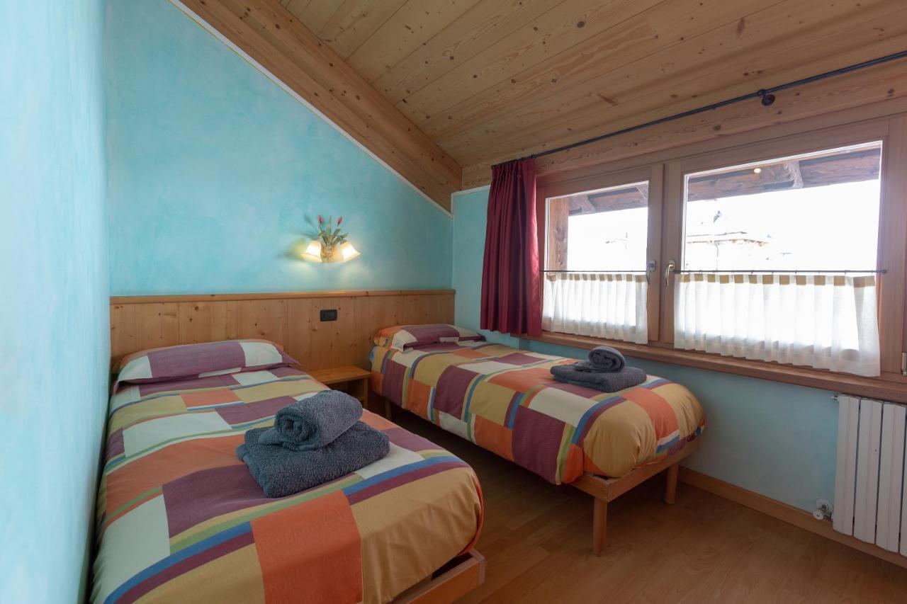 La Grolla Rooms&Apartments Livigno Esterno foto
