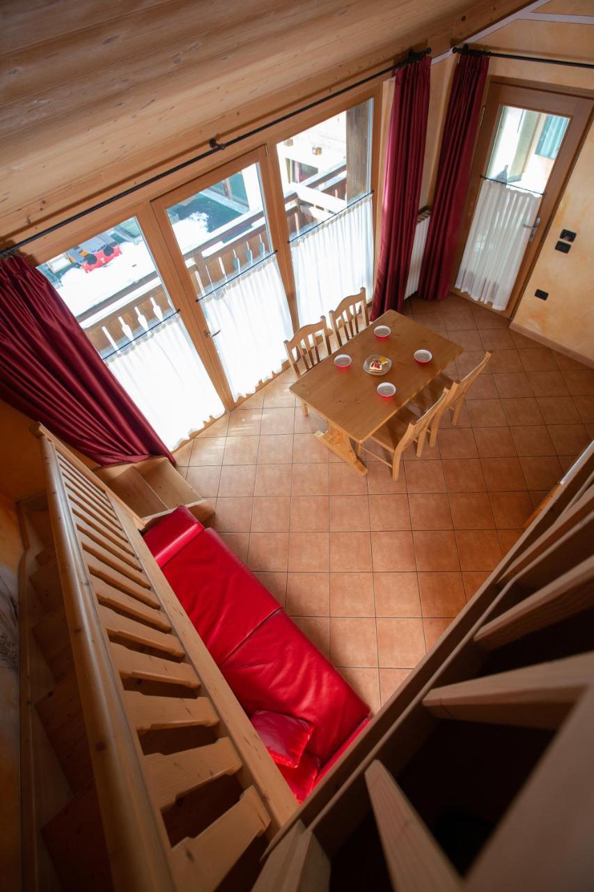 La Grolla Rooms&Apartments Livigno Esterno foto