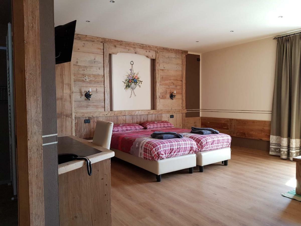 La Grolla Rooms&Apartments Livigno Esterno foto