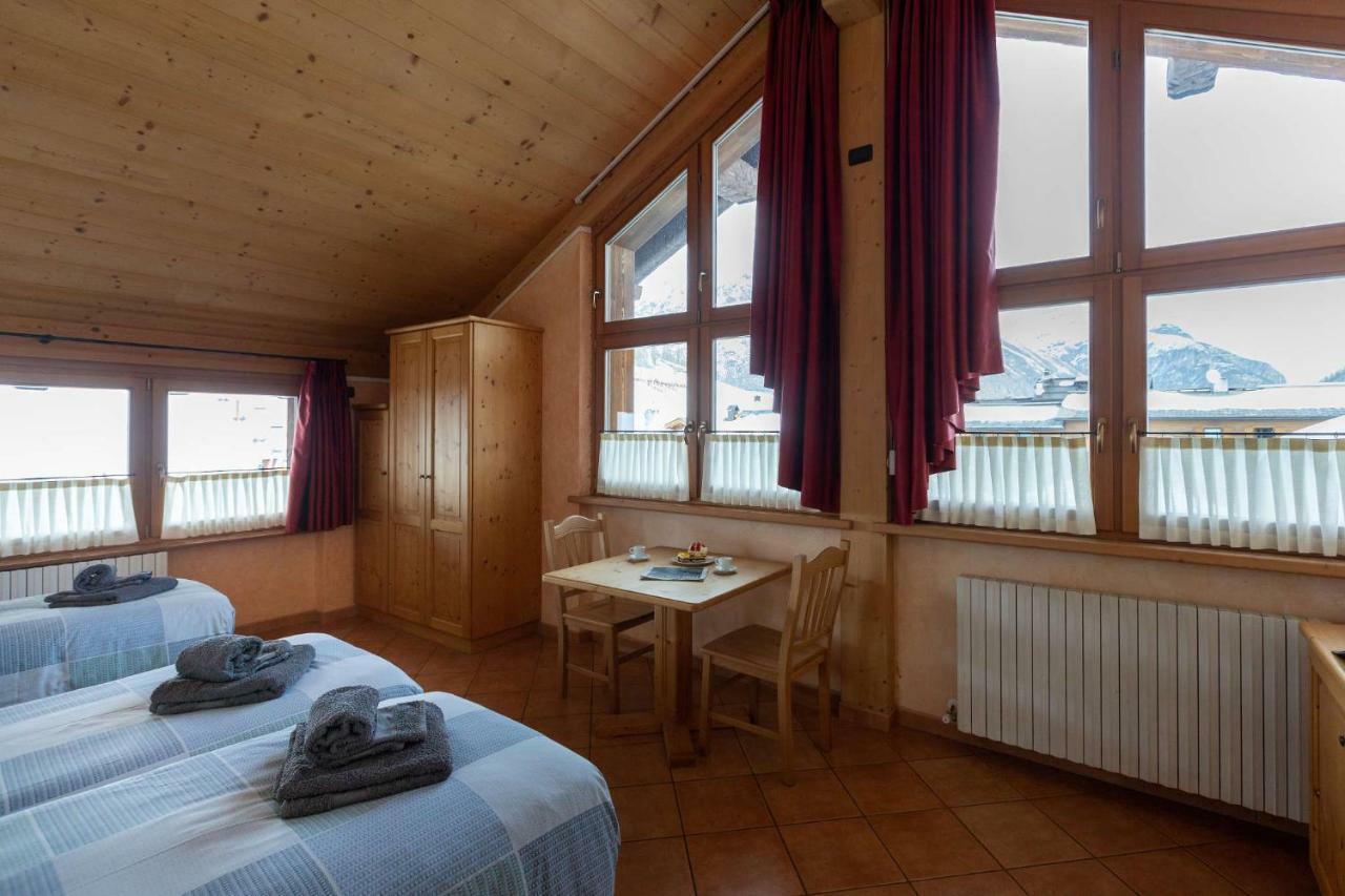La Grolla Rooms&Apartments Livigno Esterno foto