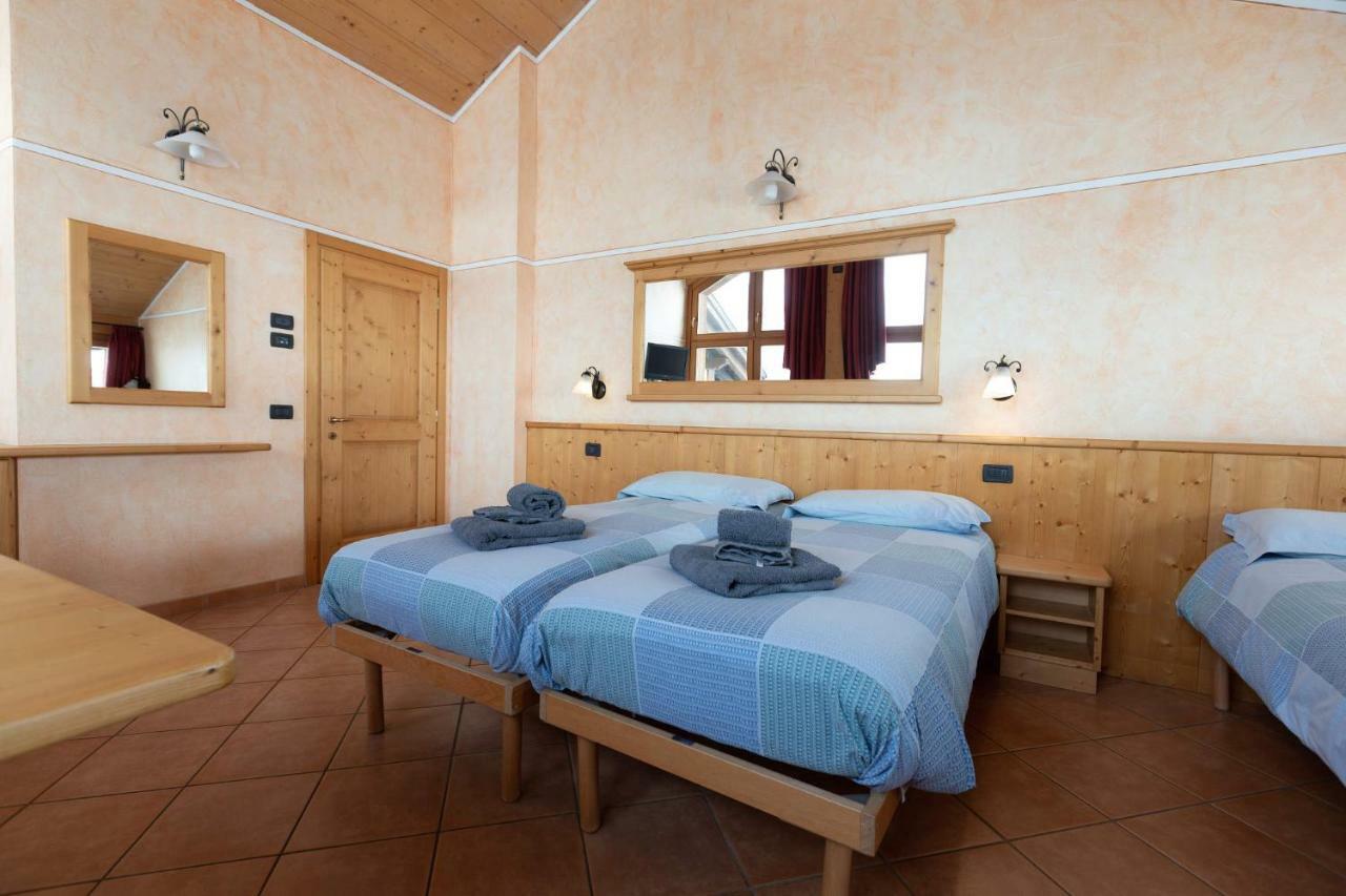 La Grolla Rooms&Apartments Livigno Esterno foto