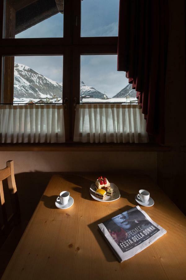 La Grolla Rooms&Apartments Livigno Esterno foto
