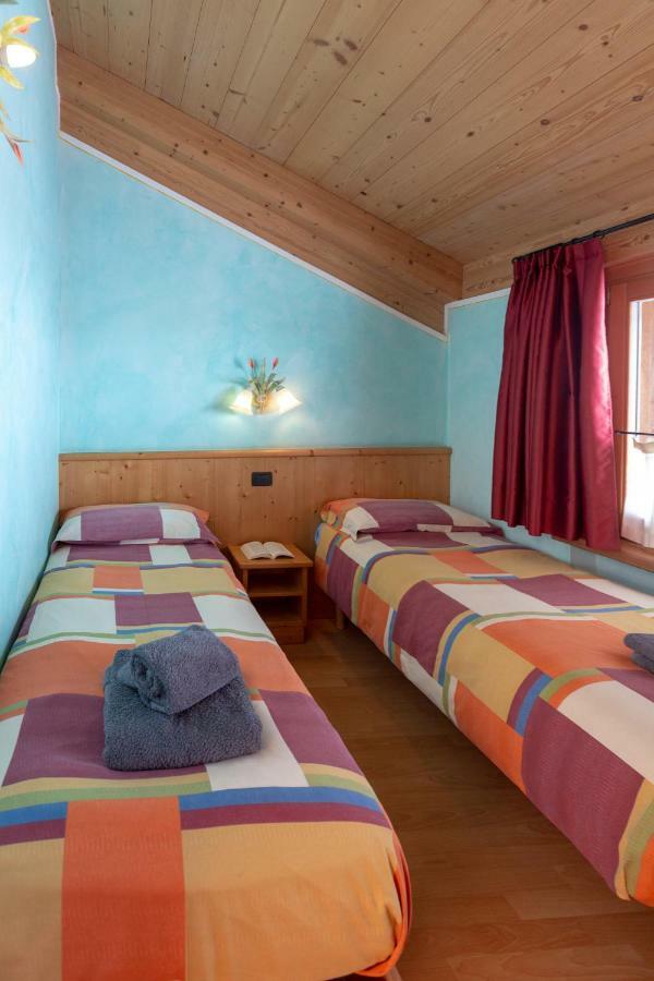 La Grolla Rooms&Apartments Livigno Esterno foto