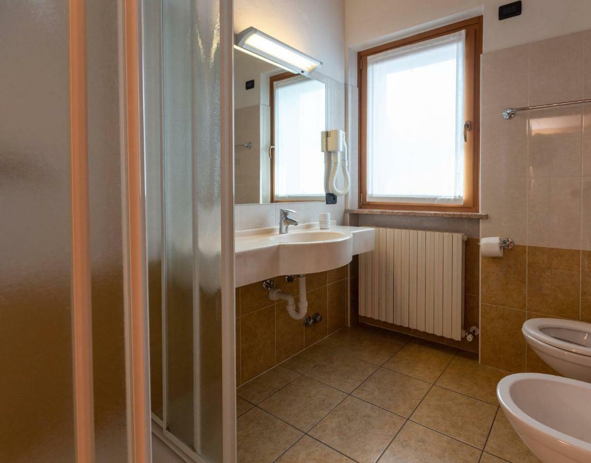 La Grolla Rooms&Apartments Livigno Esterno foto