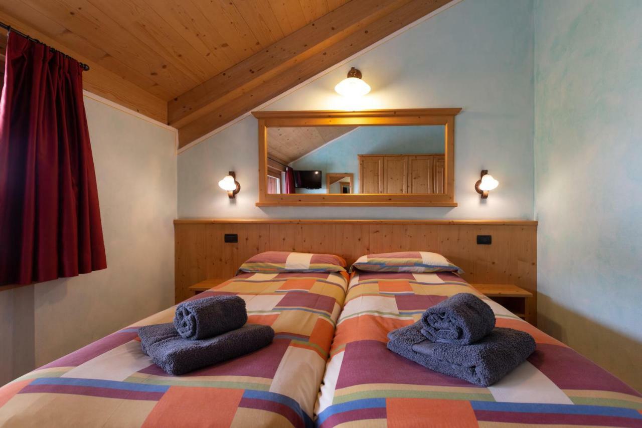 La Grolla Rooms&Apartments Livigno Esterno foto