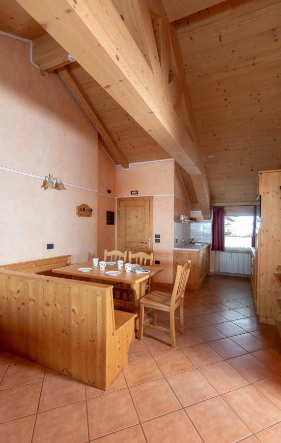 La Grolla Rooms&Apartments Livigno Esterno foto