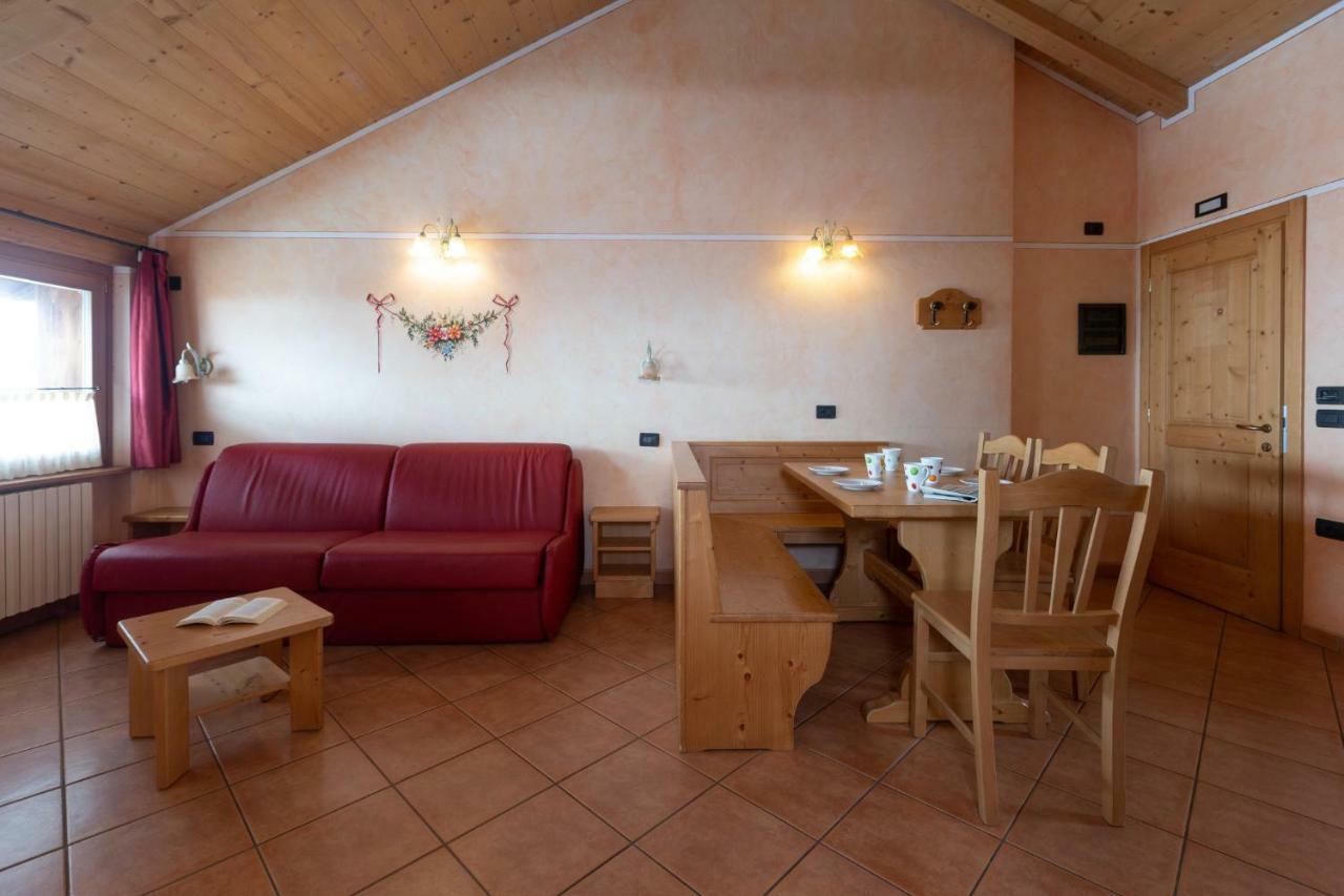 La Grolla Rooms&Apartments Livigno Esterno foto