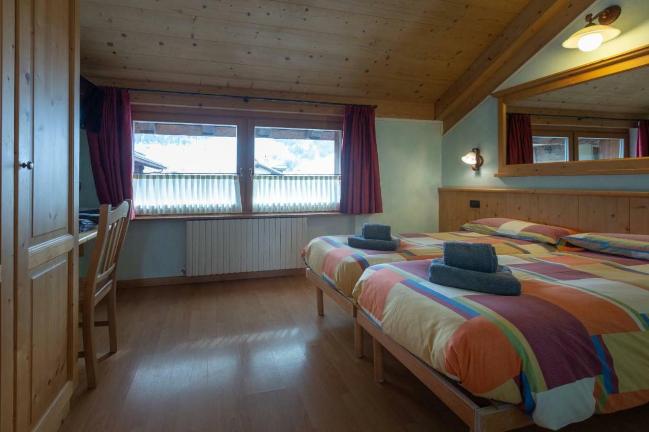 La Grolla Rooms&Apartments Livigno Esterno foto