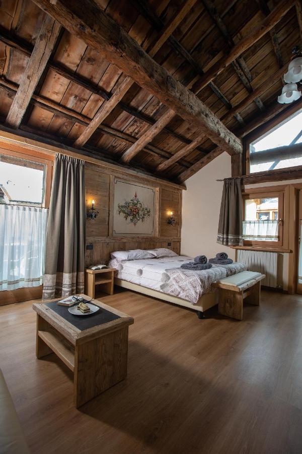 La Grolla Rooms&Apartments Livigno Esterno foto